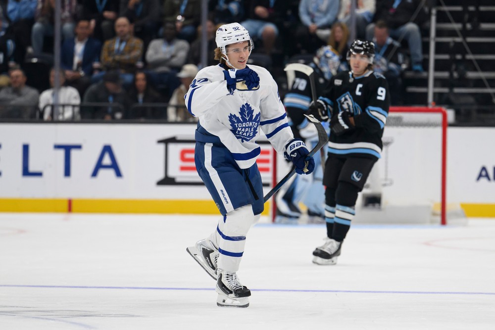 Maple_Leafs_Mammoth_Hockey752937