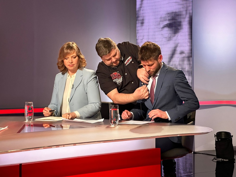 c9b4f955-9f57-4042-bcda-35fcf5c6b46f