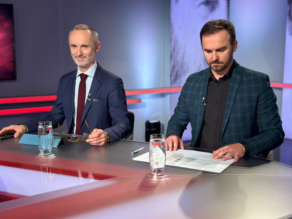 e5f12a06-b329-421e-95d6-ace4e3ab6da7