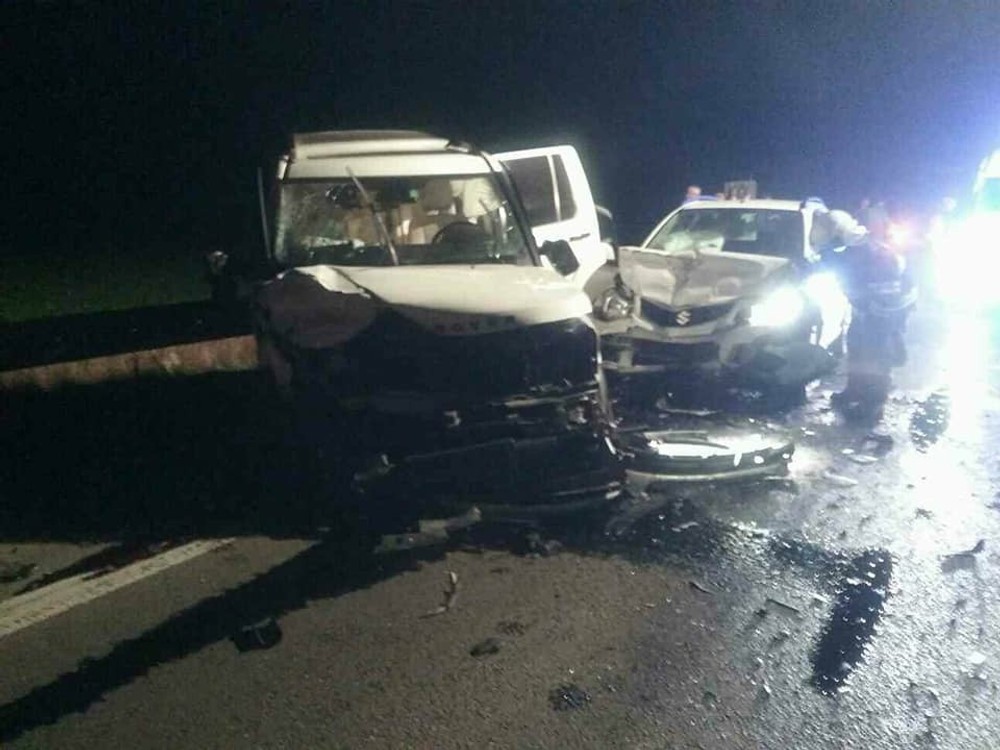 Pri Šamoríne sa zrazili tri autá, pri nehode zomreli dvaja ľudia.JPG