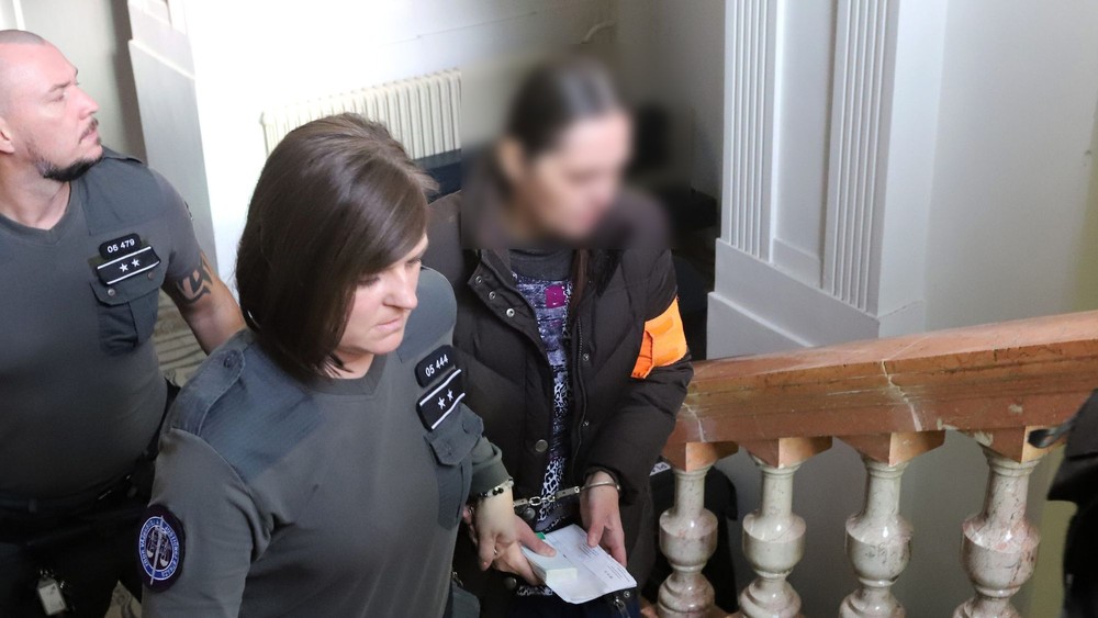 slovenka obvinena z teroriumu rastrovana (7)