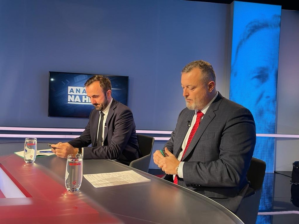 eea41aa3-e1a3-43bf-a80d-326e5d2b8a28