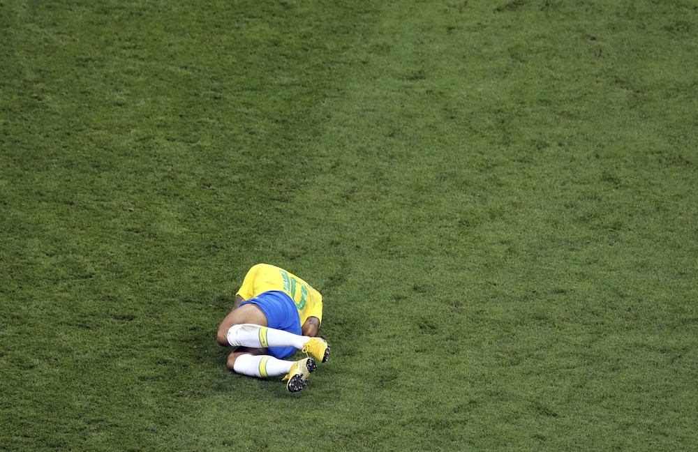 Neymar na trávniku