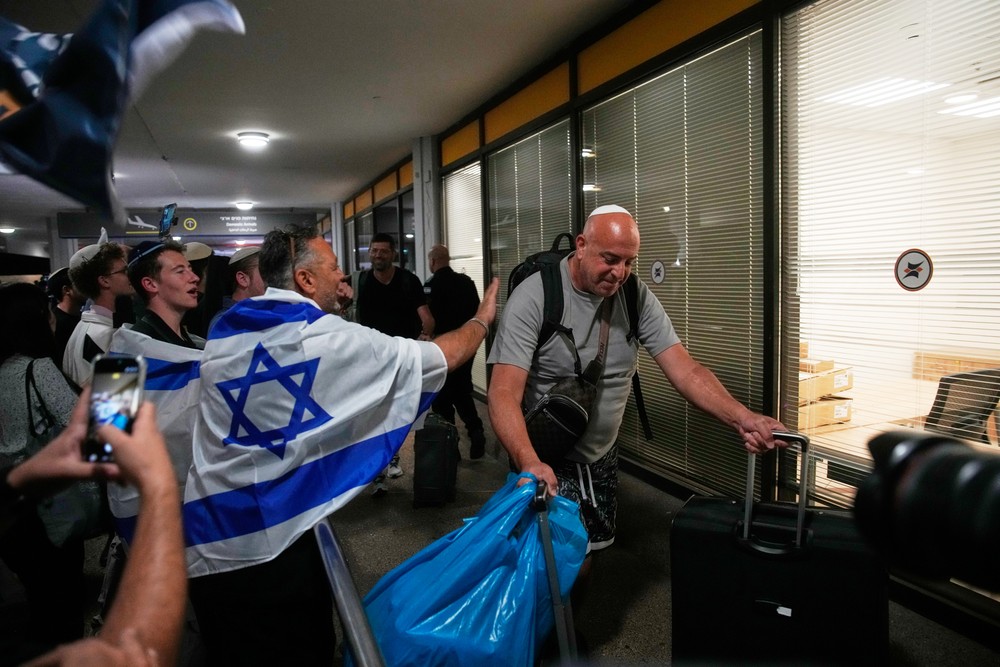 Israel_Mideast_Emergency_Landing716684