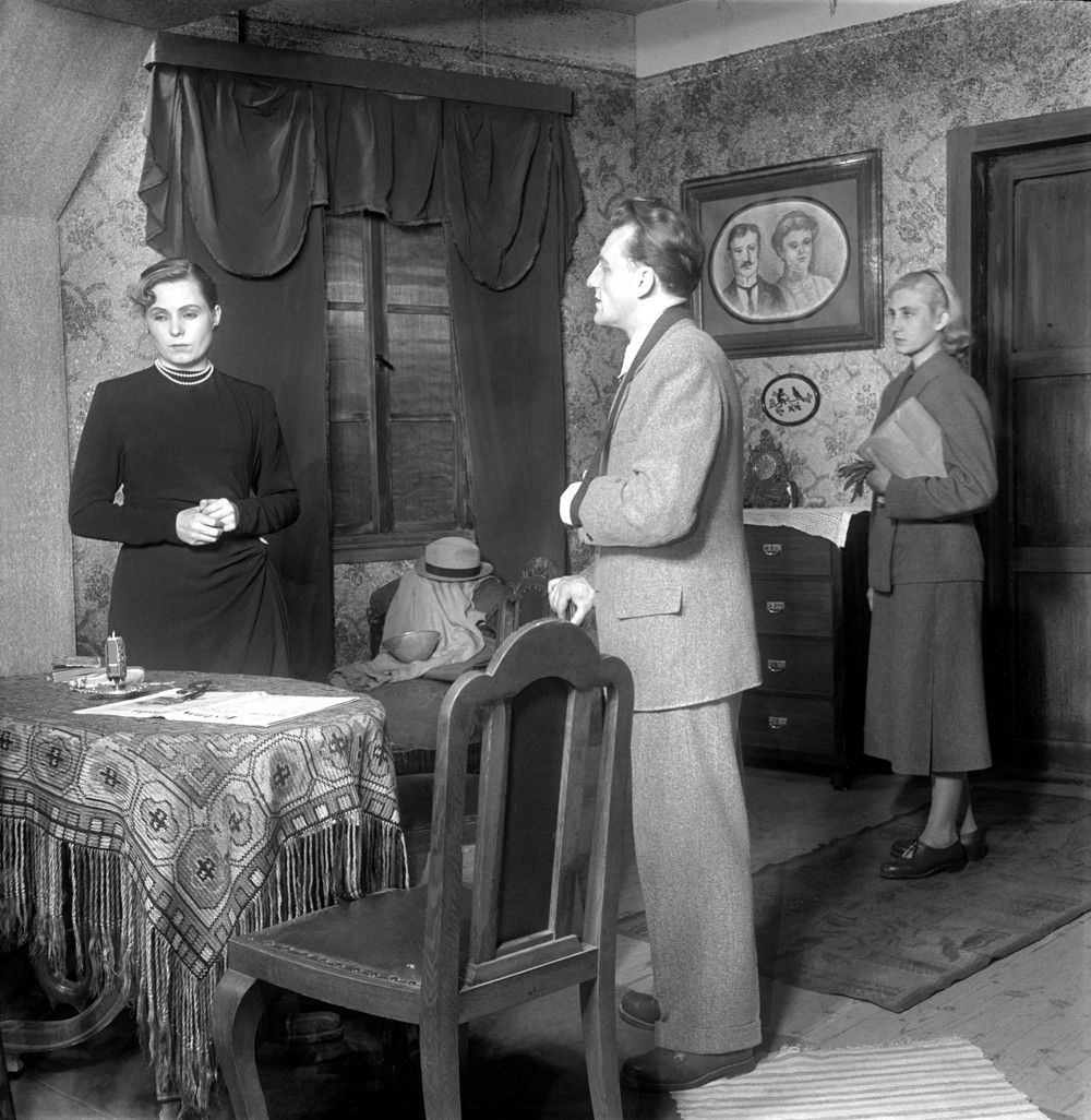 ČSFR divadlo divadelná hra scéna premiéra ZV/ ZDROJ TASR