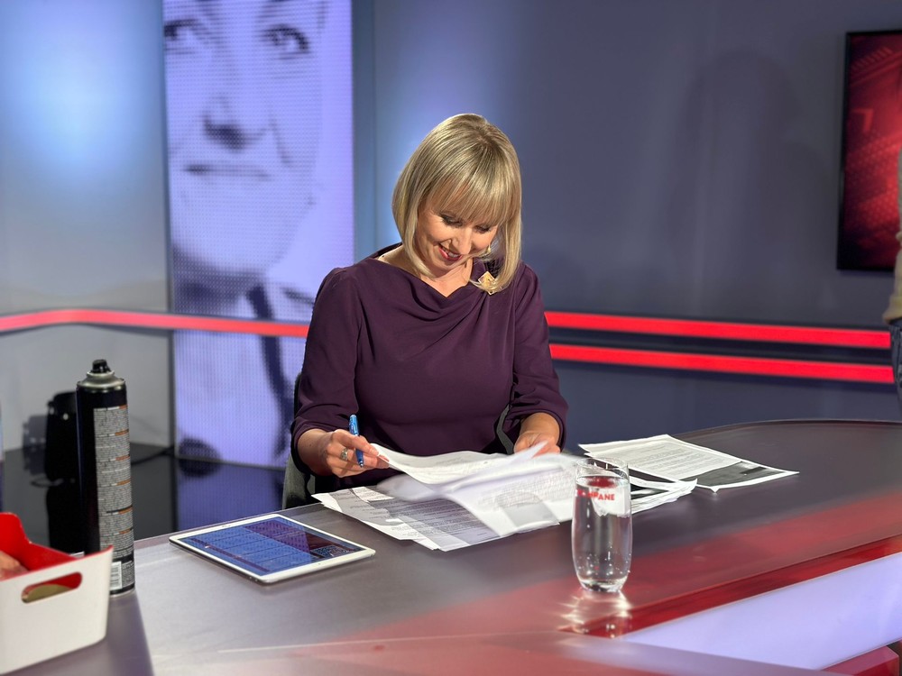 dfb04aec-ffcd-4663-b4b0-f1e1e1c4ef4c