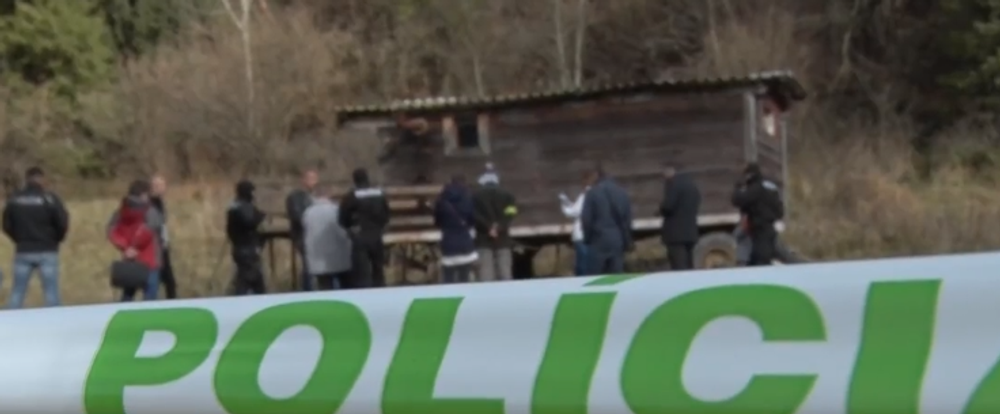 Toporecký salaš obsadili kriminalisti. Nepochopiteľnú tragédiu oživili hrozivé scény 