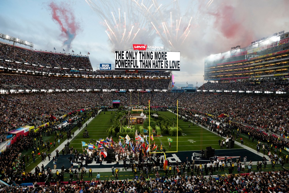 Super_Bowl_Football_08915