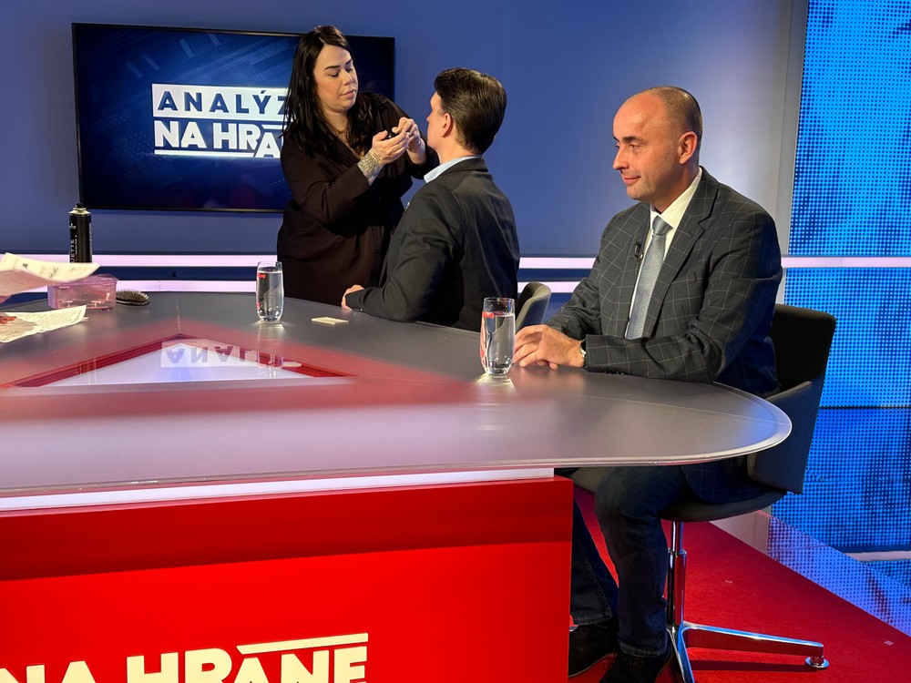 Analýzy Na hrane s Jurajom Rizmanom a  Radoslavom Štefančíkom