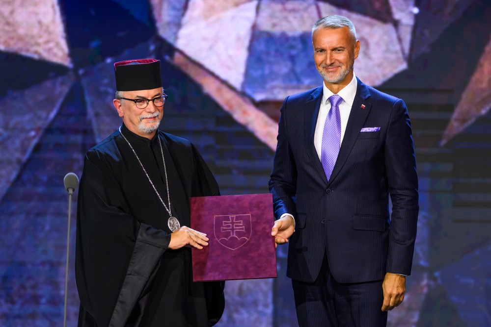 Predseda NR SR R. Raši udelil Štátnu cenu J. M. Hurbana