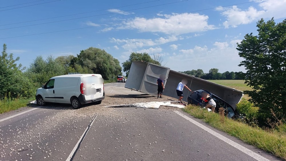 Vážna dopravná nehoda pri obci Kúty (3)