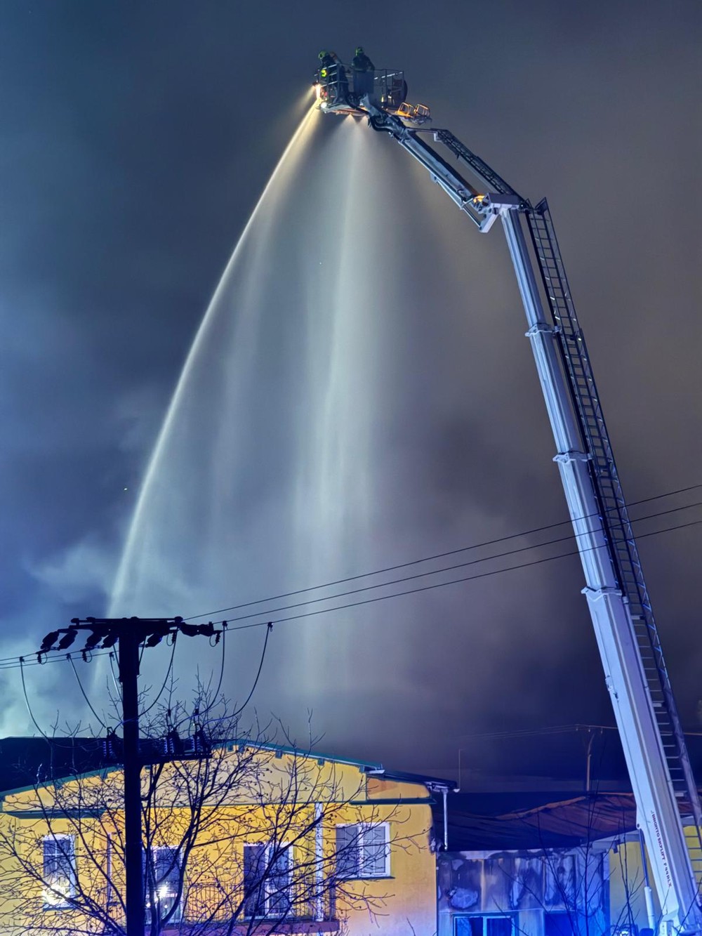 Požiar haly v Moravskom Svätom Jáne 4