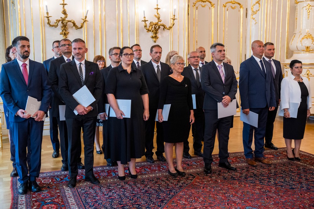 20223108_prezidentka_profesori_07896693