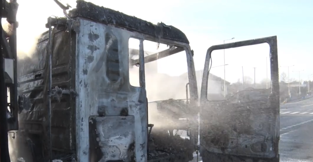 Pri Prešove horel počas jazdy kamión