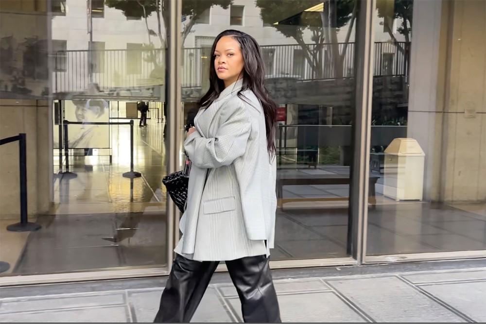 Rihanna na súde po streľbe na jej dom