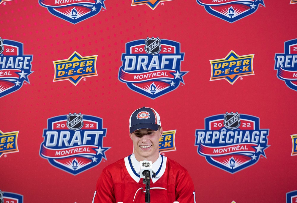 Juraj Slafkovský sa stal draftovou jednotkou, dvojkou je obranca Šimon Nemec