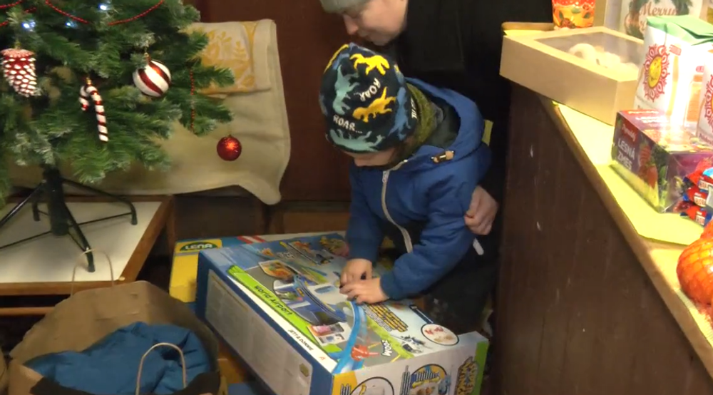 Darované Vianoce pre mamy a ich synov 8