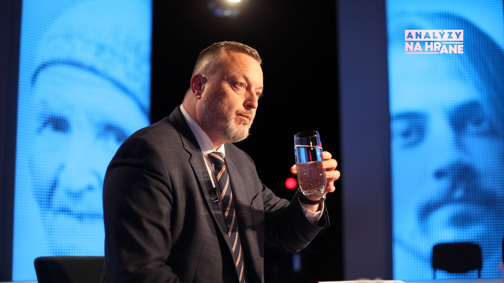 Analýzy Na hrane s ministrom Milanom Krajniakom
