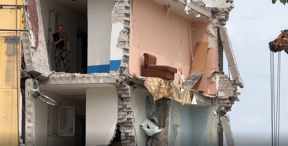 Útok na obytný dom si vyžiadal najmenej 15 obetí