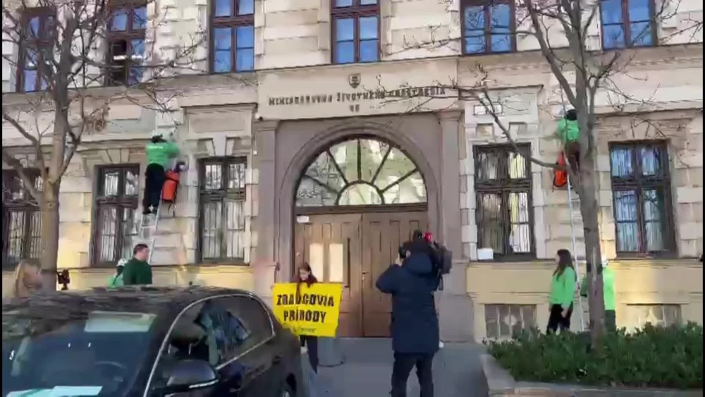 [multi] greenpeace ministerstvo 2005