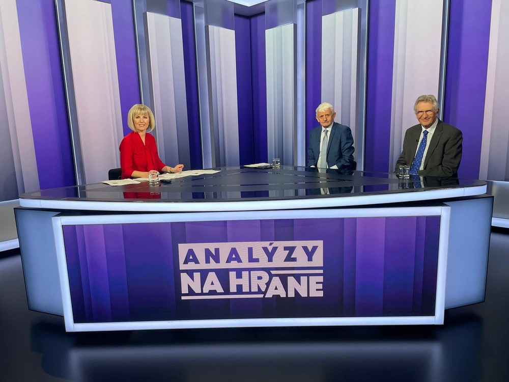 ANALÝZY Na hrane s Mikulášom Dzurindom a Ivanom Šimkom