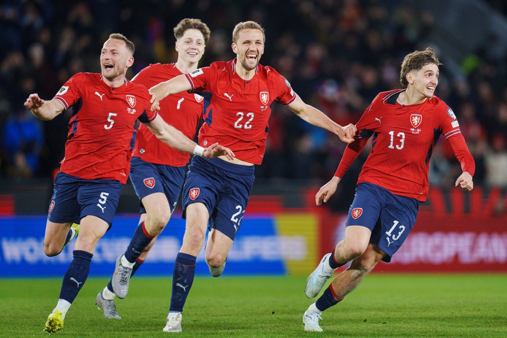 Czechia_Denmark_WCup_Soccer229012205365000432