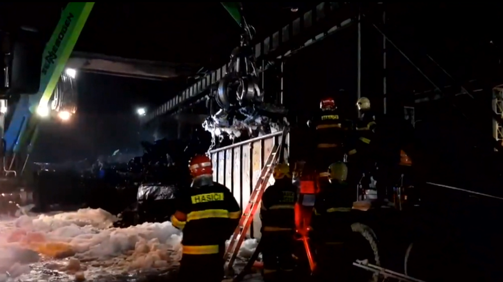 Obrovský požiar zachvátil šrotovisko. Vidieť ho bolo na desiatky kilometrov ďaleko