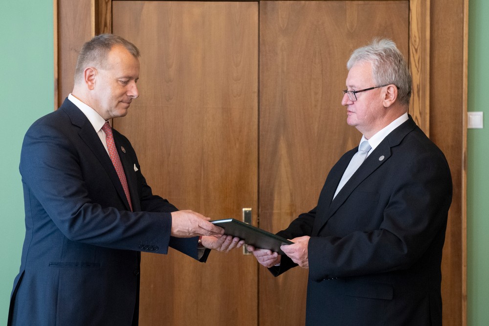 Voľby23 Komisia Štátna Zápisnica Odovzdanie (6)