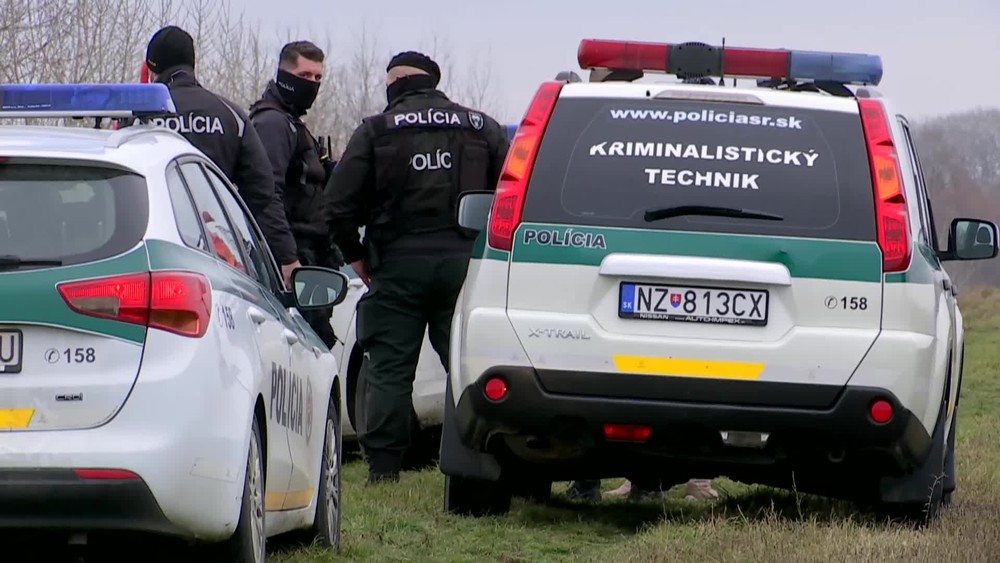 [multi] mrtvola na hradzi 7357