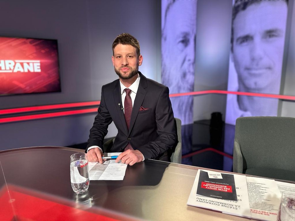 e4244ef9-e4c2-4740-8a26-7152a116b8c4