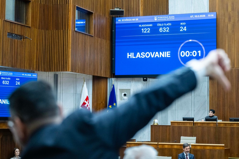 Schôdza parlamentu k návrhom na vyslovenie nedôvery siedmim ministrom