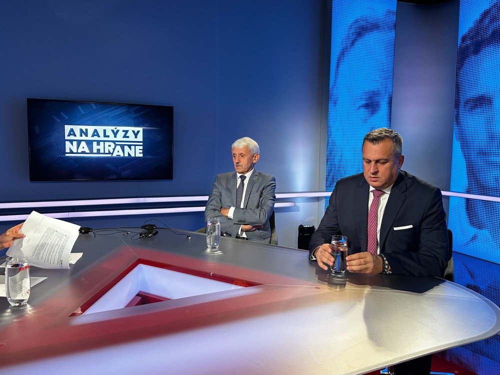 Analýzy Na hrane s Mikulášom Dzurindom a Andrejom Dankom
