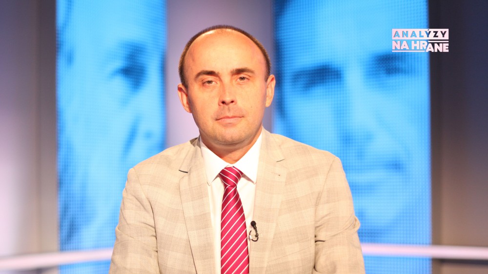 Analýzy Na hrane s Radoslavom Štefančíkom a Mariánom Leškom