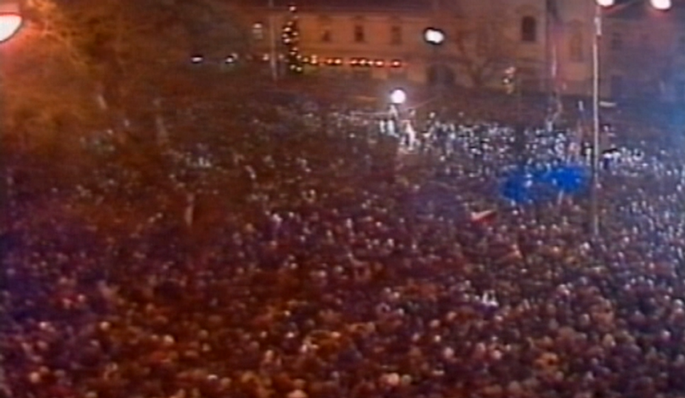 Nepovolený pochod študentov v Bratislave predbehol udalosti zo 17. novembra 