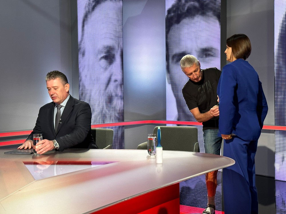 78b5622f-db6e-4b5b-8c1c-800c6c2f6a1a