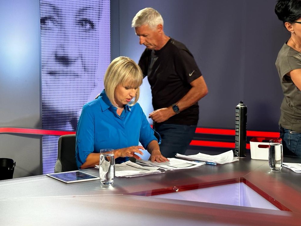 d7747ed6-82ee-4102-8e2b-e5b03017b9b4