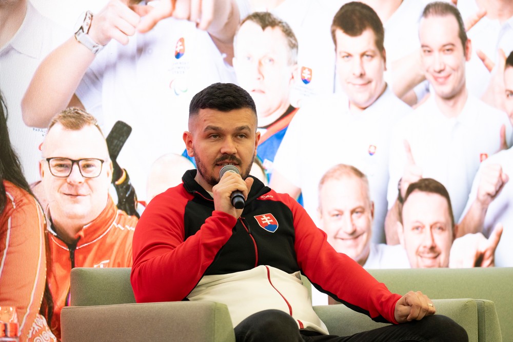 20260225_para_Milano_005197089