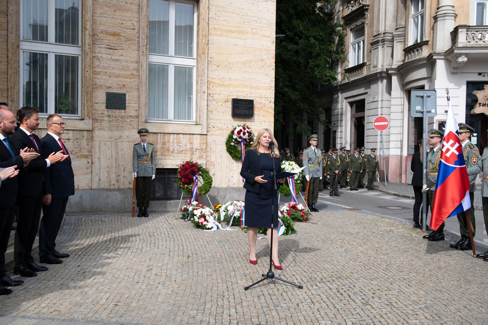 Predstavitelia štátu si v Bratislave pripomenuli výročie okupácie Československa