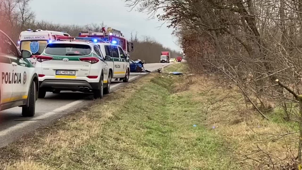 [multi] Tragická nehoda: Medzi Kostolišťom a Jakubovom sa zrazili tri autá 15261