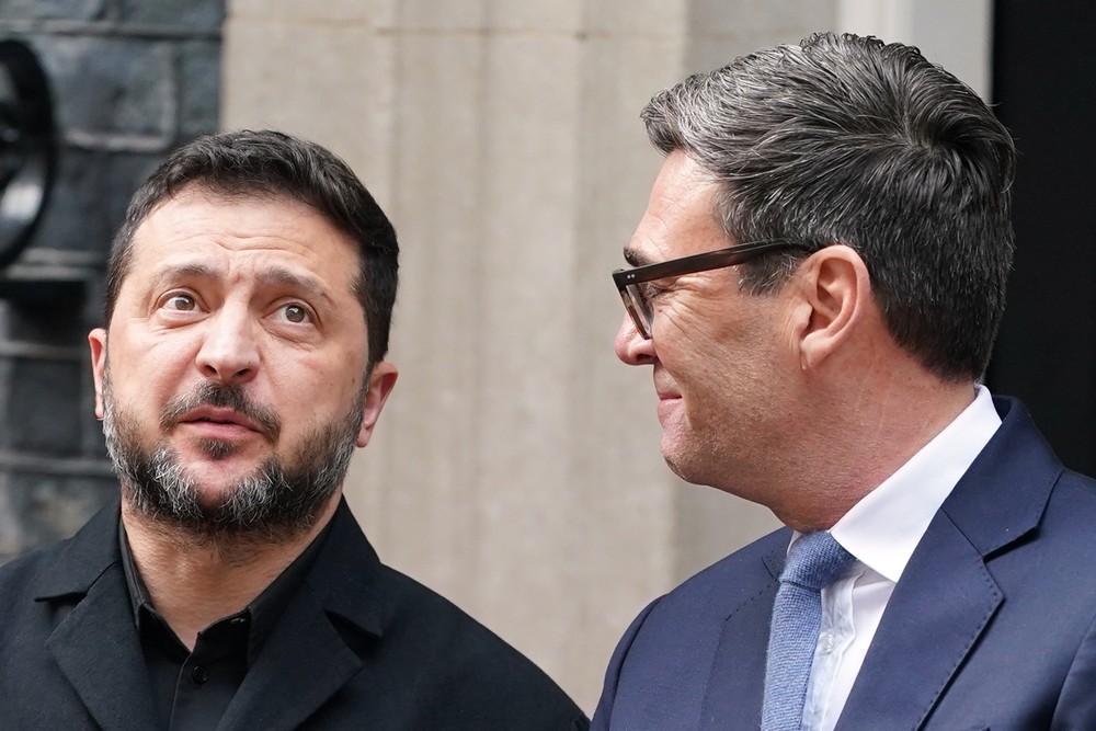 Volodymyr Zelenskyj sa stretol s britským kráľom a premiérom