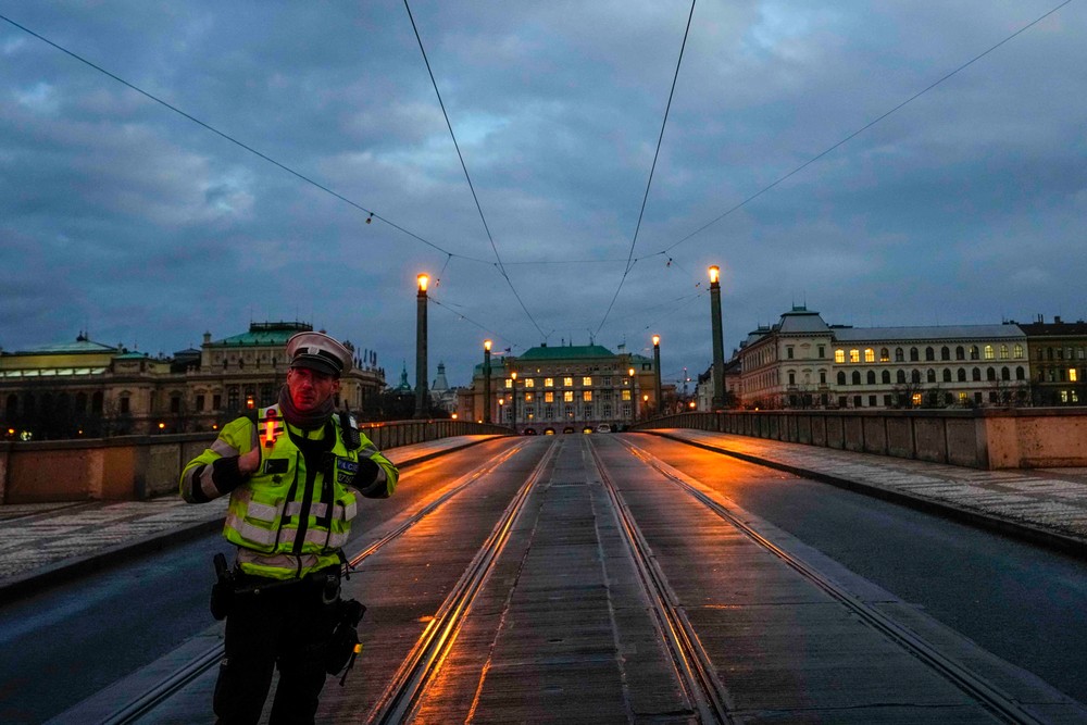 ČR Praha polícia streľba obete zranení (13)