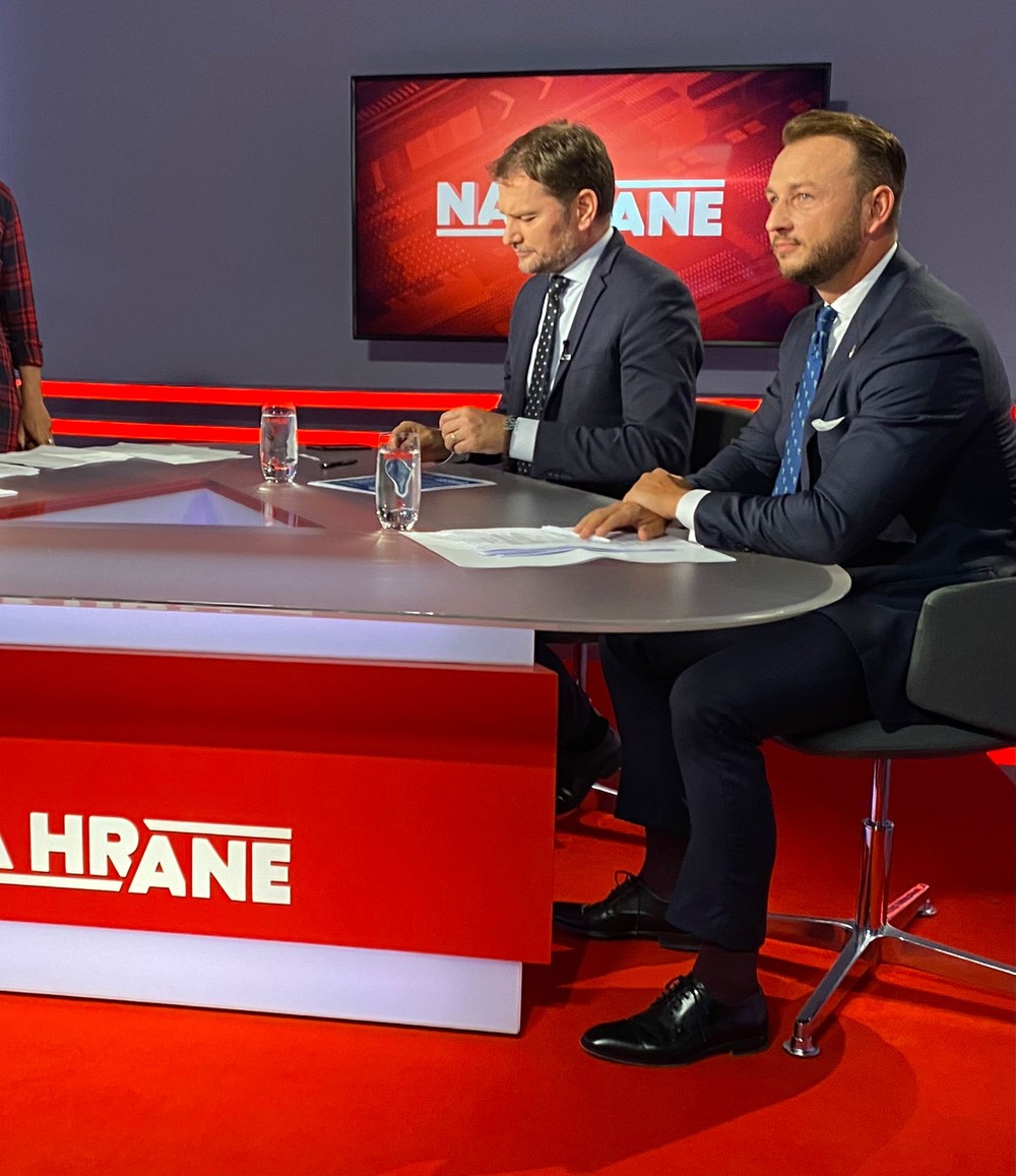 3e1da6fc-caff-497c-9061-f510c0c34cbf