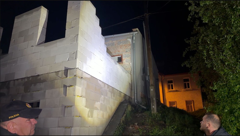Muža najskôr vyhodili z vlaku, potom sa vlámal do reštaurácie 3