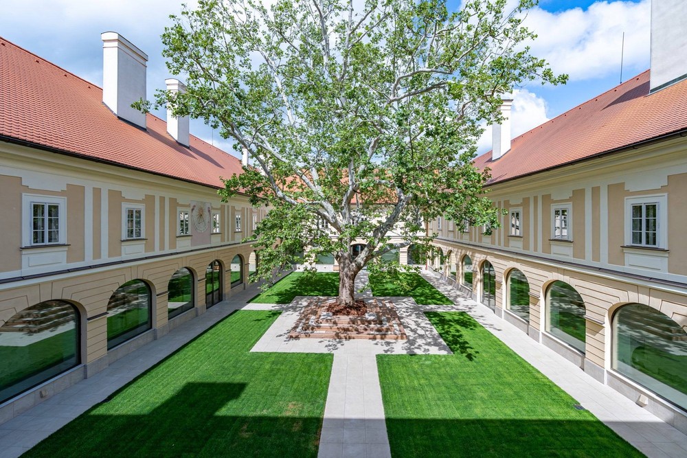 V Žiari nad Hronom otvorili zrekonštruovaný kaštieľ