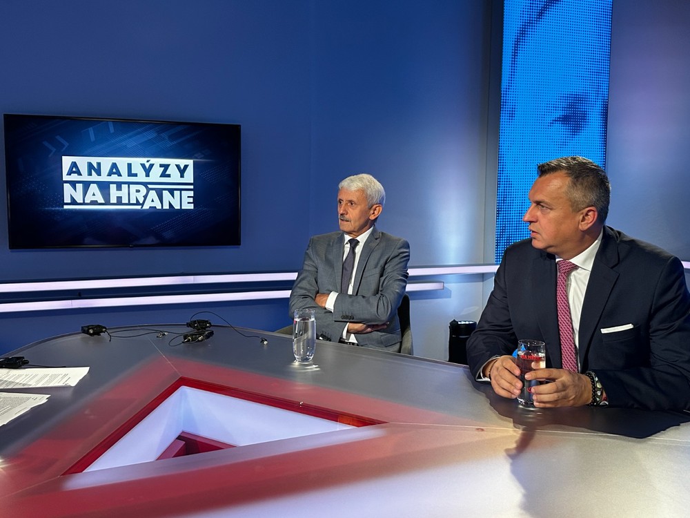 Analýzy Na hrane s Mikulášom Dzurindom a Andrejom Dankom