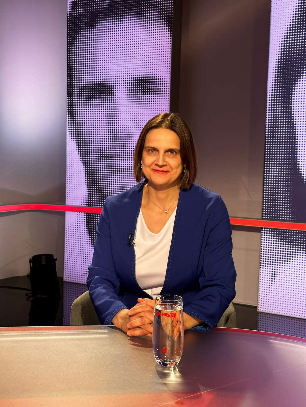 aa1875d8-8e1a-4015-b350-c42061143452