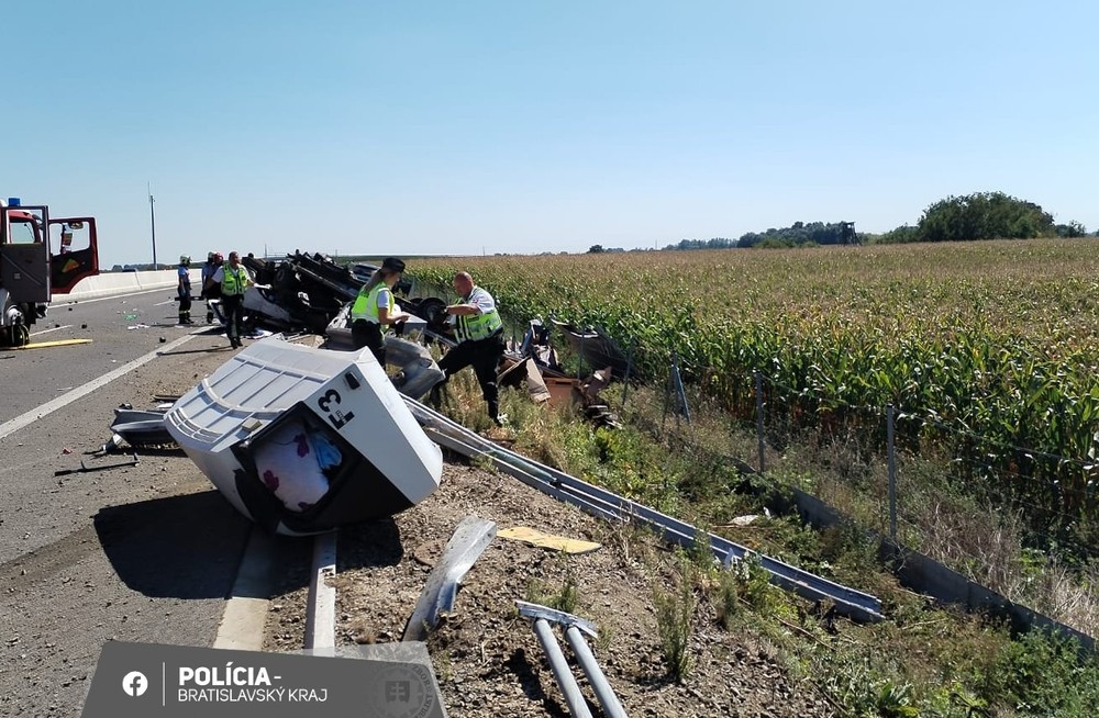 Dopravná nehoda na R7 (2)