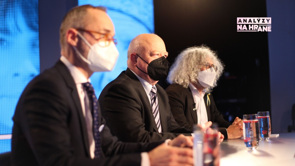 Analýzy Na hrane s T. Valáškom, P. Mackom a G. Mesežnikovom