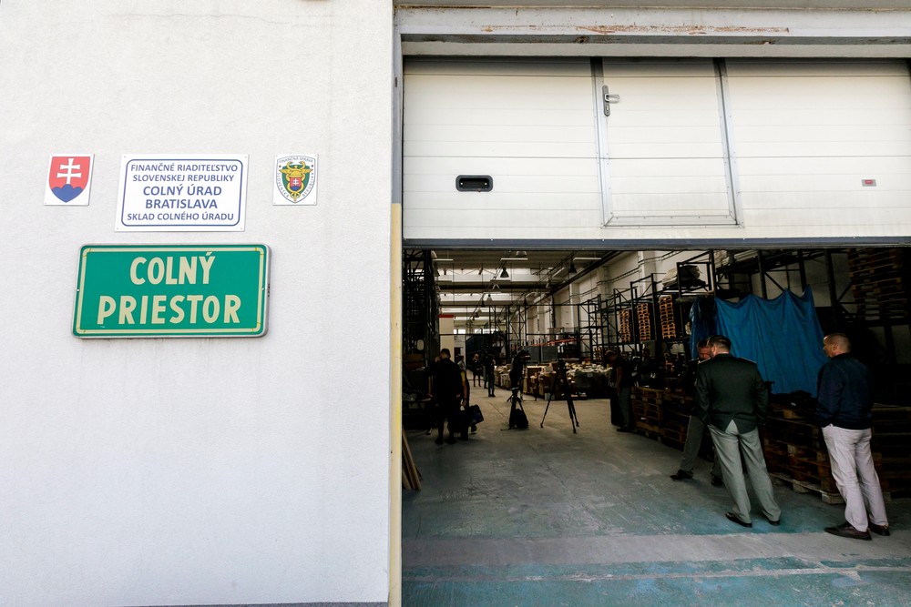 Bratislava FS falzifikáty parfumy zachytenie médiá fejkove parfumy (6)