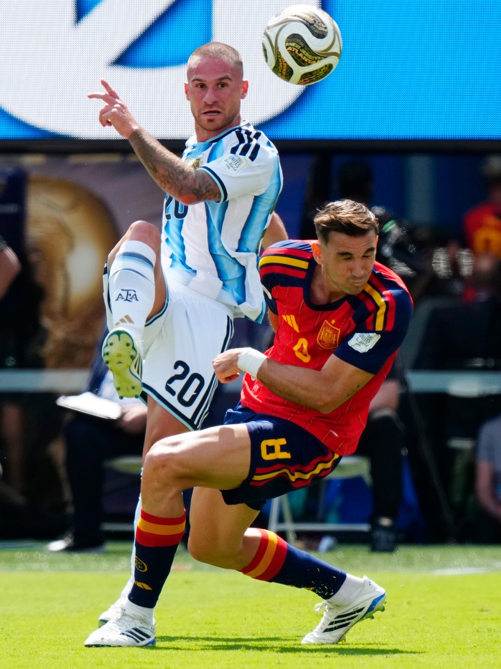 CORRECTION_Argentina_Spain_WCup_Soccer531829